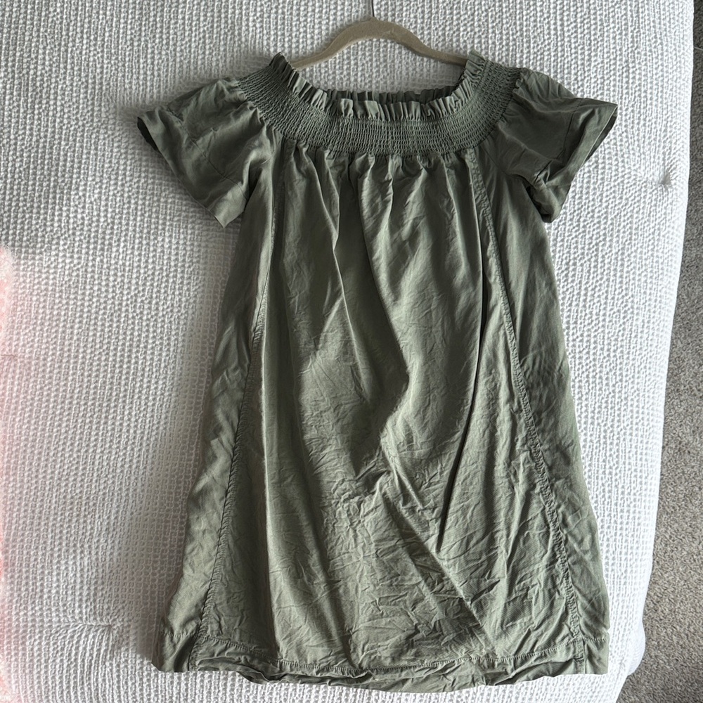 Vineyard Vines Women’s Sage Olive Off the Shoulder Size Small Tencel Dress